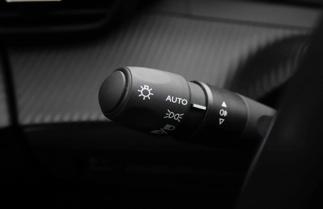 PEUGEOT_PEUGEOT_208_2652505_15.jpg PEUGEOT_PEUGEOT_208_2652505_15.jpg