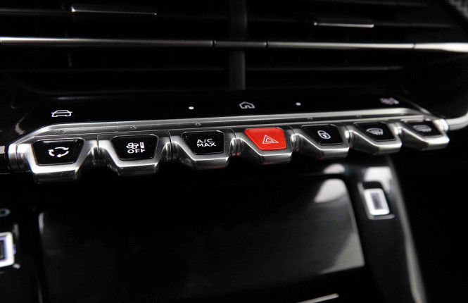 PEUGEOT_PEUGEOT_208_2652596_14.jpg