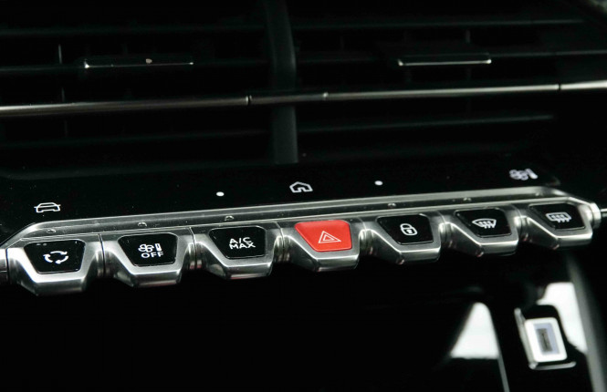 PEUGEOT_PEUGEOT_208_2652672_13.jpg PEUGEOT_PEUGEOT_208_2652672_13.jpg