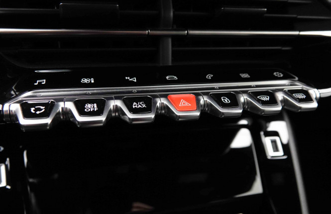 PEUGEOT_PEUGEOT_208_2652969_14.jpg