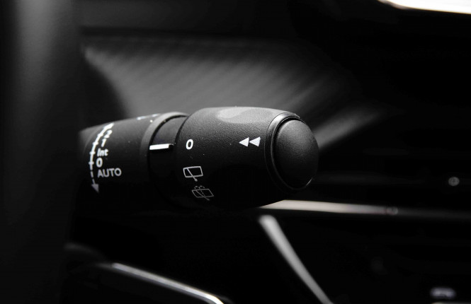 PEUGEOT_PEUGEOT_208_2653120_45.jpg