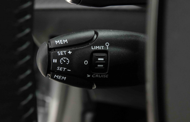 PEUGEOT_PEUGEOT_208_2653232_17.jpg