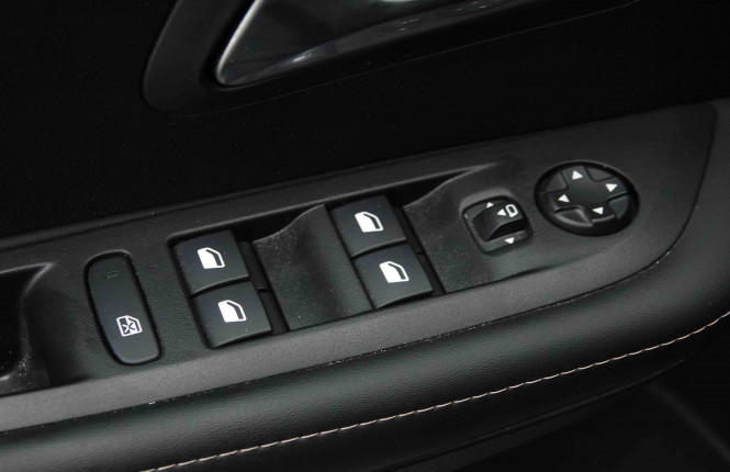 PEUGEOT_PEUGEOT_208_2653234_20.jpg