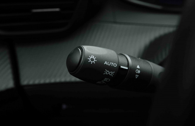 PEUGEOT_PEUGEOT_208_2653257_14.jpg