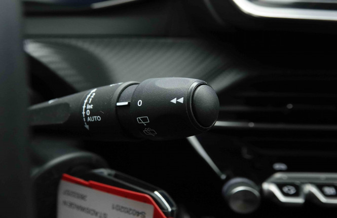 PEUGEOT_PEUGEOT_208_2653257_15.jpg