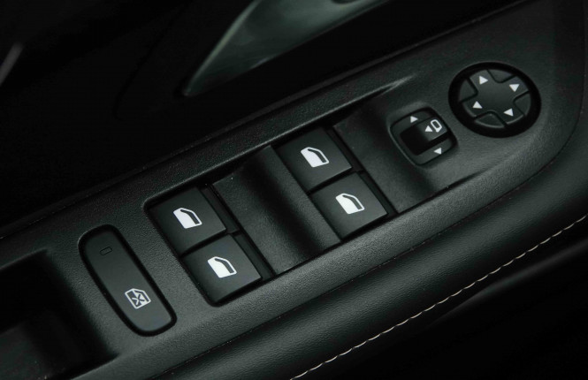 PEUGEOT_PEUGEOT_208_2653264_20.jpg PEUGEOT_PEUGEOT_208_2653264_20.jpg