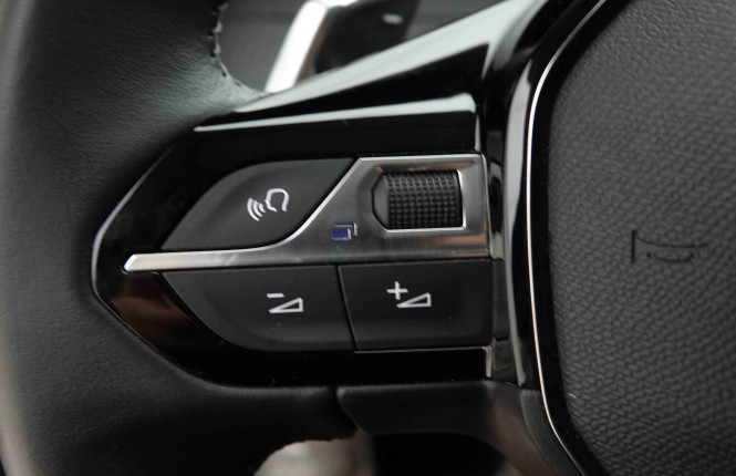 PEUGEOT_PEUGEOT_208_2653974_15.jpg