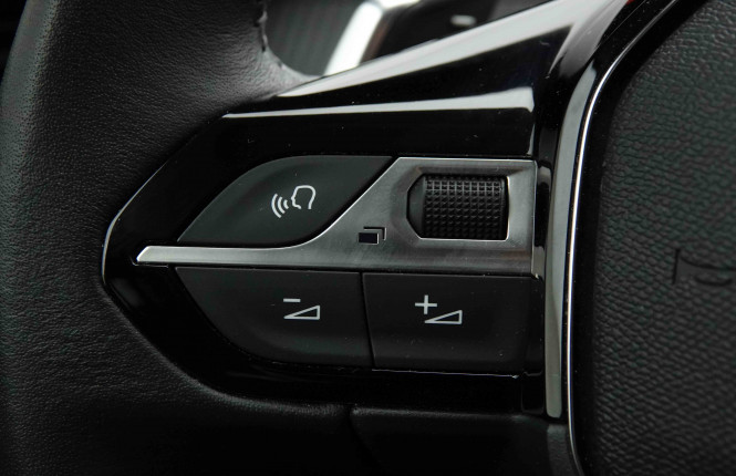 PEUGEOT_PEUGEOT_208_2653975_18.jpg PEUGEOT_PEUGEOT_208_2653975_18.jpg