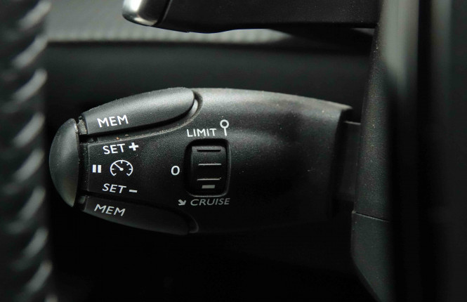 PEUGEOT_PEUGEOT_208_2653976_17.jpg PEUGEOT_PEUGEOT_208_2653976_17.jpg