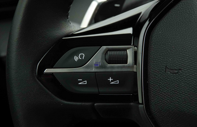 PEUGEOT_PEUGEOT_208_2654232_17.jpg PEUGEOT_PEUGEOT_208_2654232_17.jpg