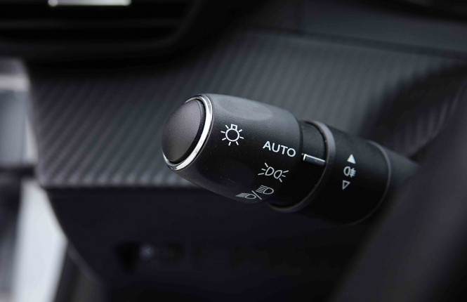 PEUGEOT_PEUGEOT_208_2655162_16.jpg PEUGEOT_PEUGEOT_208_2655162_16.jpg