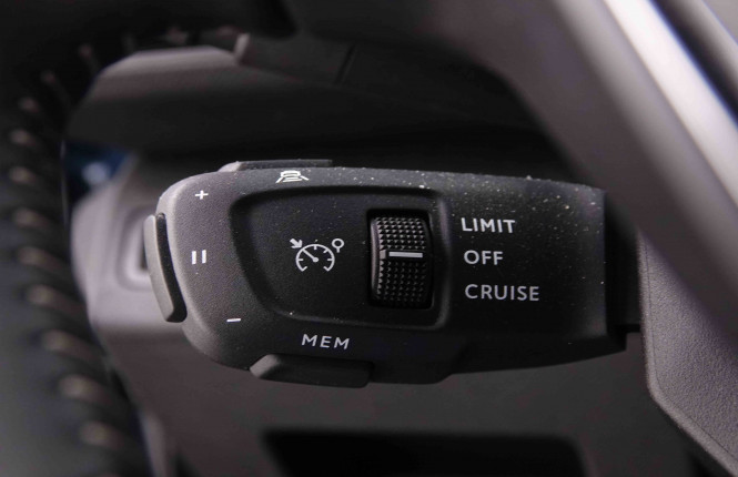 PEUGEOT_PEUGEOT_3008_2548282_17.jpg