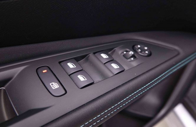 PEUGEOT_PEUGEOT_3008_2548285_21.jpg