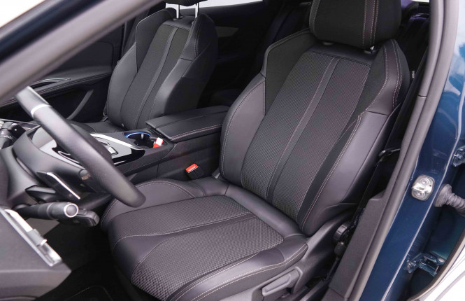 PEUGEOT_PEUGEOT_3008_2549319_6.jpg
