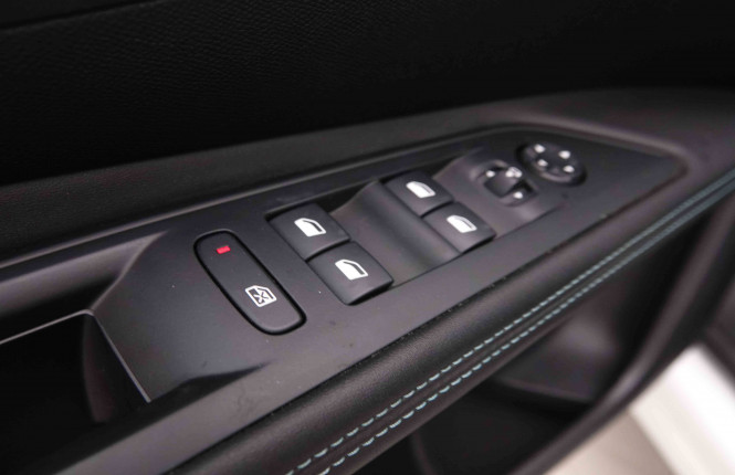 PEUGEOT_PEUGEOT_3008_2550331_20.jpg