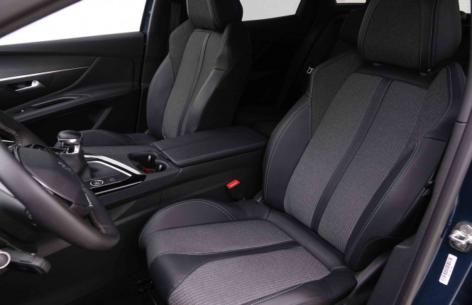 PEUGEOT_PEUGEOT_3008_2550336_6.jpg