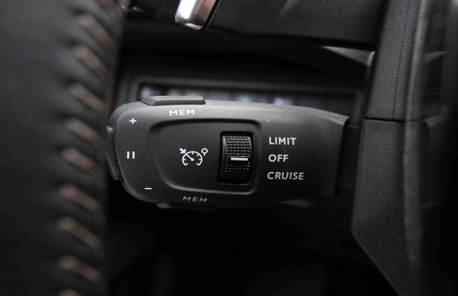 PEUGEOT_PEUGEOT_3008_2550343_17.jpg PEUGEOT_PEUGEOT_3008_2550343_17.jpg