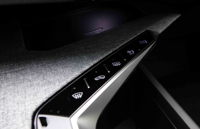 PEUGEOT_PEUGEOT_3008_2551228_14.jpg PEUGEOT_PEUGEOT_3008_2551228_14.jpg