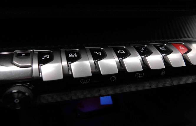 PEUGEOT_PEUGEOT_3008_2551812_13.jpg PEUGEOT_PEUGEOT_3008_2551812_13.jpg