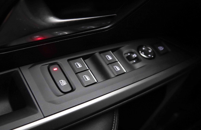 PEUGEOT_PEUGEOT_3008_2652911_22.jpg PEUGEOT_PEUGEOT_3008_2652911_22.jpg