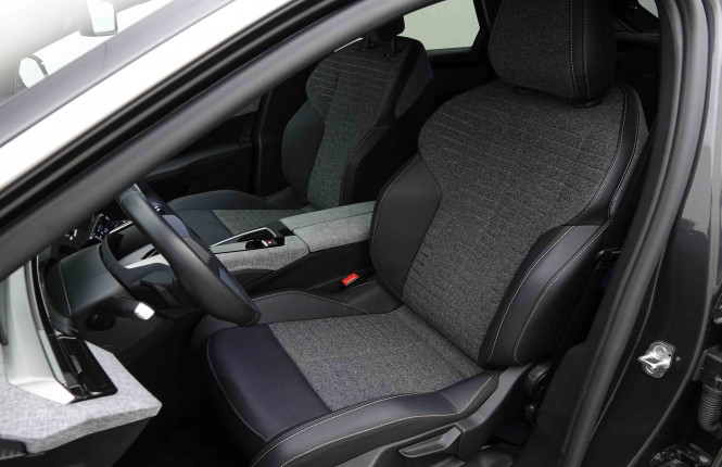 PEUGEOT_PEUGEOT_3008_2652964_6.jpg