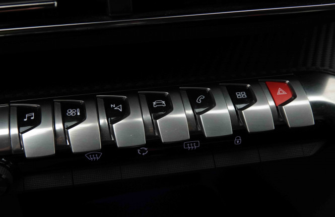 PEUGEOT_PEUGEOT_3008_2653105_14.jpg