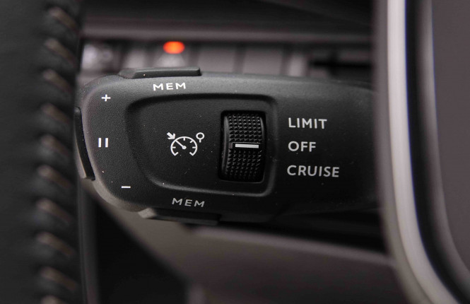 PEUGEOT_PEUGEOT_3008_2653109_18.jpg