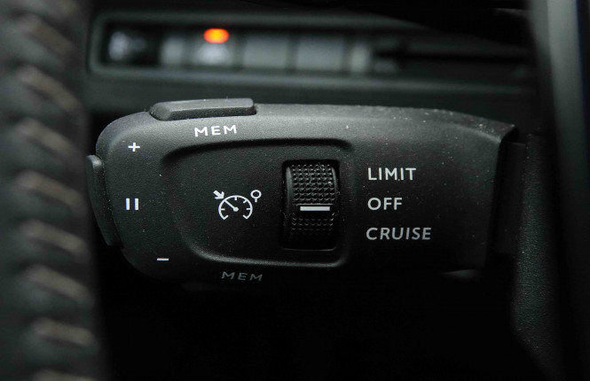 PEUGEOT_PEUGEOT_3008_2653110_16.jpg