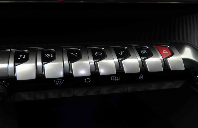 PEUGEOT_PEUGEOT_3008_2653114_14.jpg