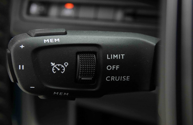 PEUGEOT_PEUGEOT_3008_2653115_18.jpg