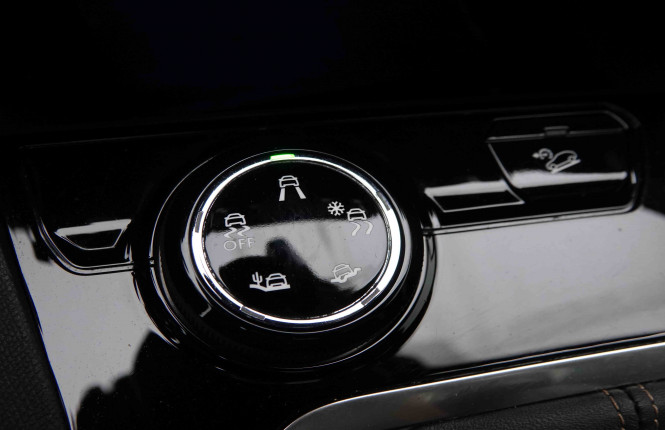 PEUGEOT_PEUGEOT_3008_2653196_17.jpg