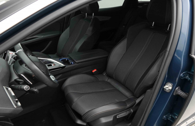 PEUGEOT_PEUGEOT_3008_2654450_6.jpg