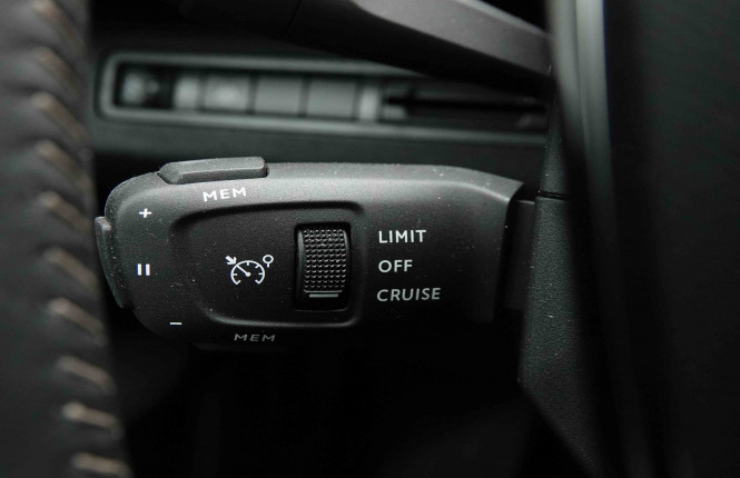 PEUGEOT_PEUGEOT_3008_2654532_18.jpg