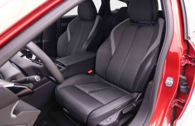 PEUGEOT_PEUGEOT_308_2548897_6.jpg