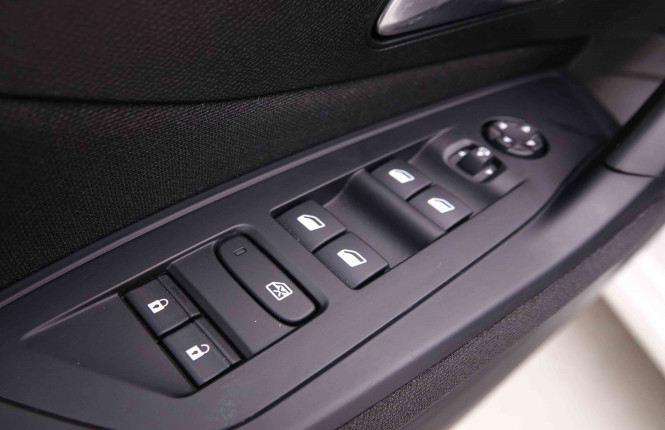 PEUGEOT_PEUGEOT_308_2549044_19.jpg