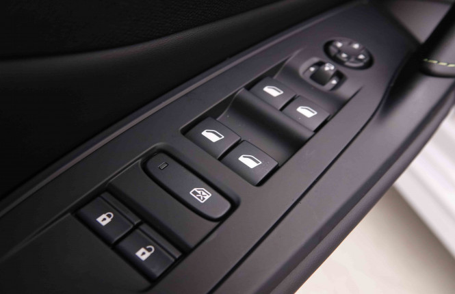 PEUGEOT_PEUGEOT_308_2550307_21.jpg PEUGEOT_PEUGEOT_308_2550307_21.jpg