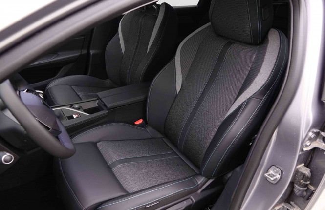 PEUGEOT_PEUGEOT_308_2550968_6.jpg