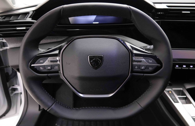 PEUGEOT_PEUGEOT_308_2652103_8.jpg