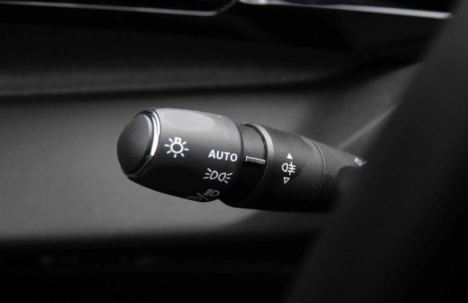 PEUGEOT_PEUGEOT_308_2652104_16.jpg PEUGEOT_PEUGEOT_308_2652104_16.jpg