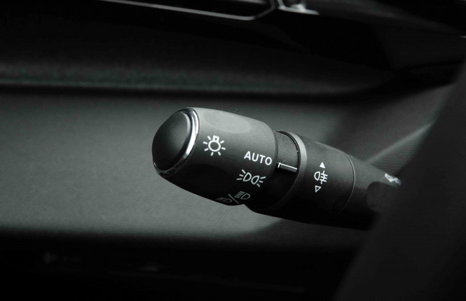 PEUGEOT_PEUGEOT_308_2653644_16.jpg