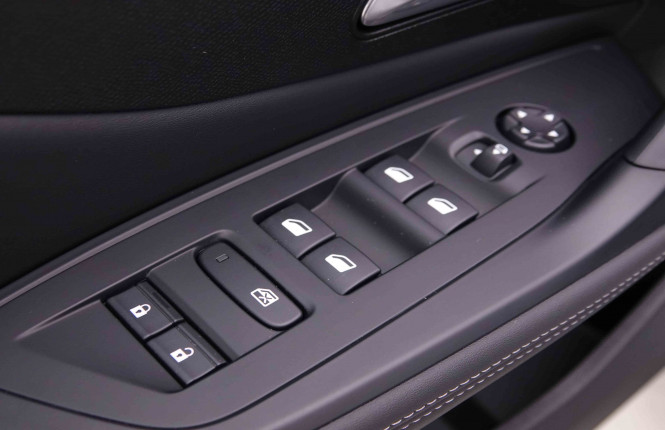 PEUGEOT_PEUGEOT_408_2548808_19.jpg