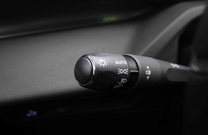 PEUGEOT_PEUGEOT_408_2550585_17.jpg PEUGEOT_PEUGEOT_408_2550585_17.jpg