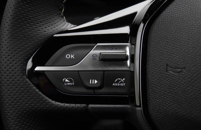 PEUGEOT_PEUGEOT_408_2652263_19.jpg PEUGEOT_PEUGEOT_408_2652263_19.jpg