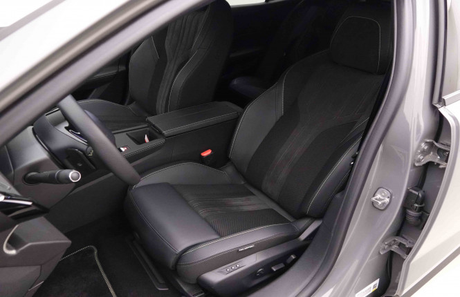 PEUGEOT_PEUGEOT_408_2652269_7.jpg