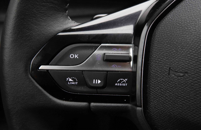 PEUGEOT_PEUGEOT_408_2652648_17.jpg PEUGEOT_PEUGEOT_408_2652648_17.jpg