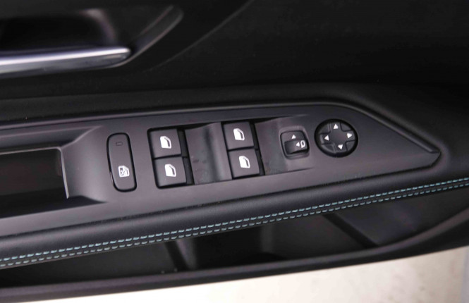 PEUGEOT_PEUGEOT_5008_2548179_23.jpg