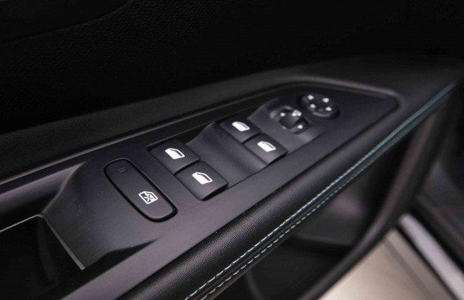 PEUGEOT_PEUGEOT_5008_2550022_19.jpg PEUGEOT_PEUGEOT_5008_2550022_19.jpg