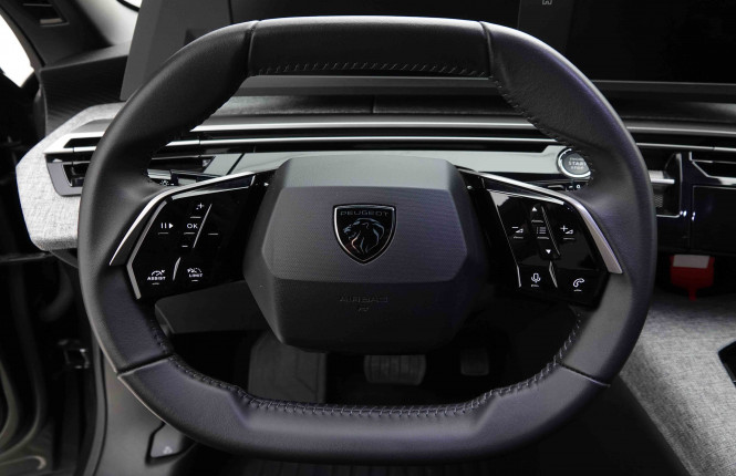 PEUGEOT_PEUGEOT_5008_2653277_9.jpg PEUGEOT_PEUGEOT_5008_2653277_9.jpg