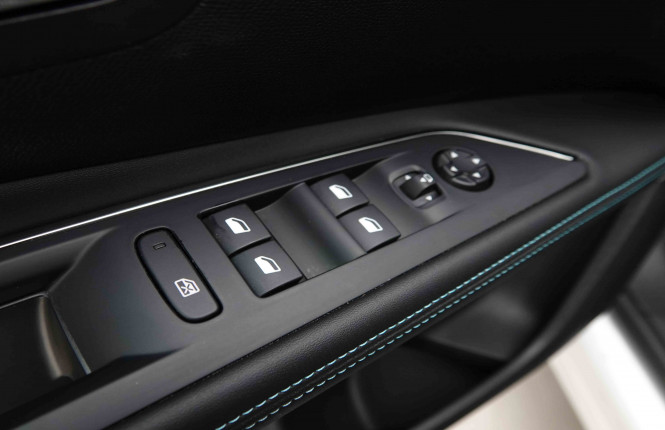 PEUGEOT_PEUGEOT_5008_2653499_17.jpg