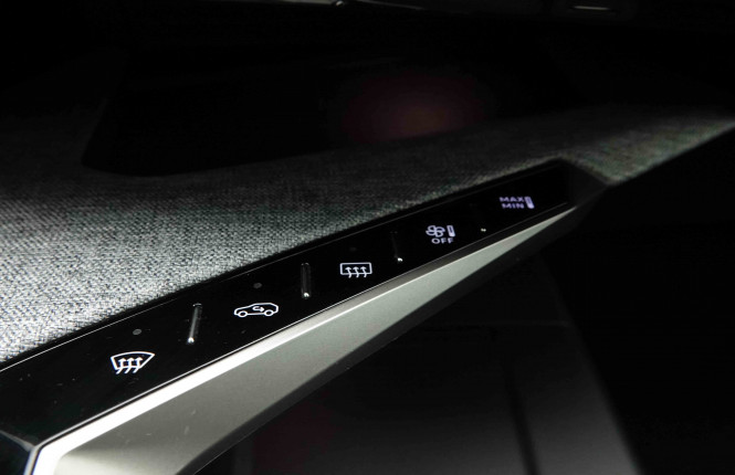 PEUGEOT_PEUGEOT_5008_2654159_15.jpg